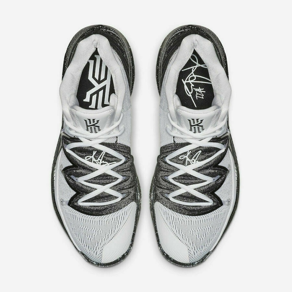 NEW Nike Kyrie 5 Basketball Oreo Sneakers - Picture 4 of 8